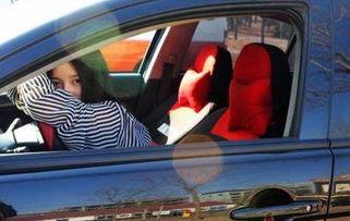 娛樂(lè)吃瓜醬男友追公交車(chē),娛樂(lè)吃瓜醬現(xiàn)場(chǎng)直播浪漫一幕